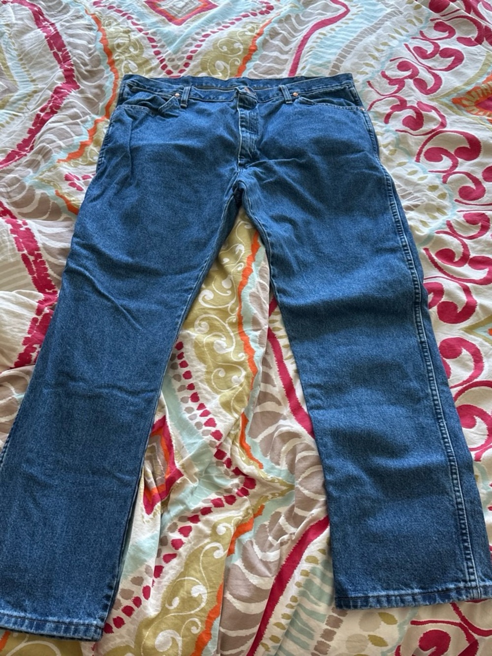 Wrangler Men's Blue Relaxed Fit Jeans